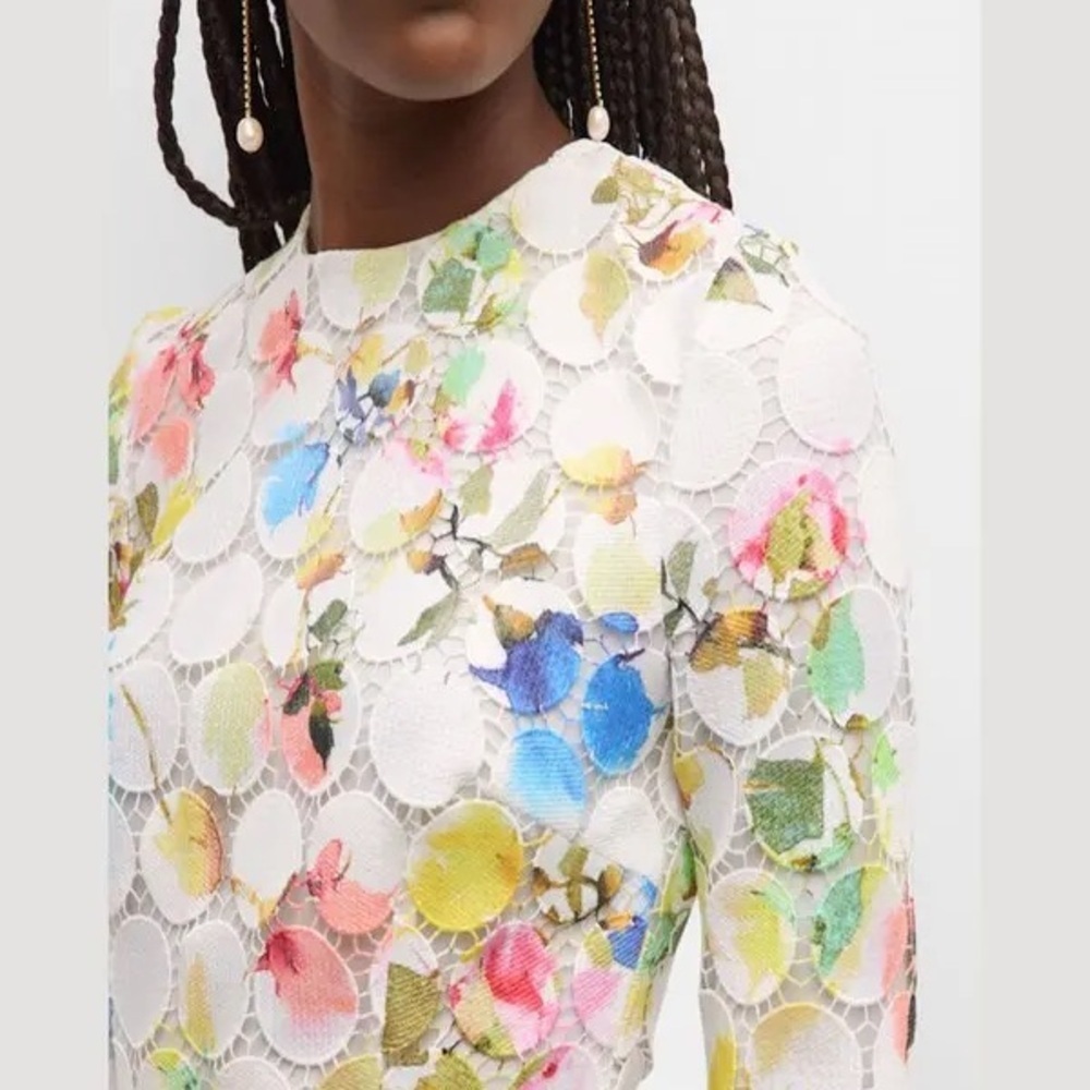 MONIQUE LHUILLIER
Floral-Print Lace Midi Dress
MSRP $2,995 usd - Picture 2 of 13